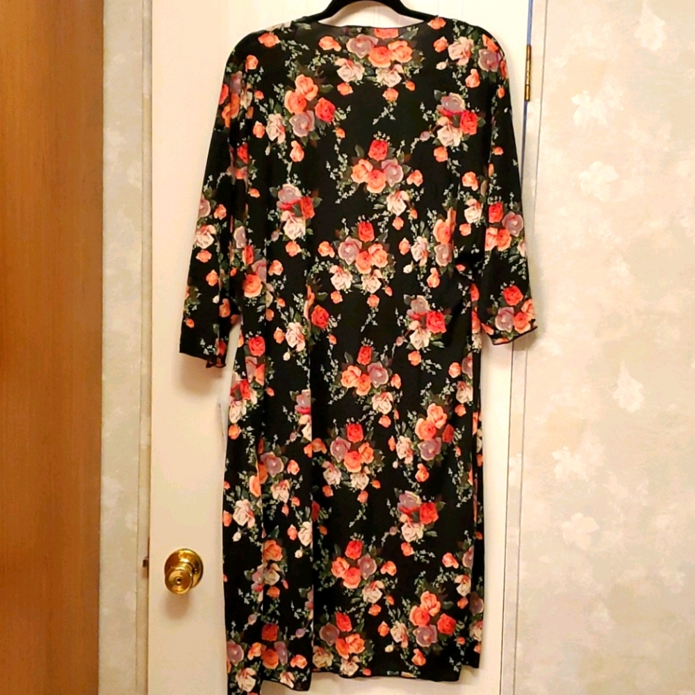NWT Lularoe Rose Shirley - Black Background